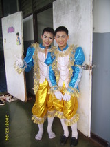 オカマは学校のスターだ