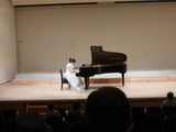 若手のピアニスト