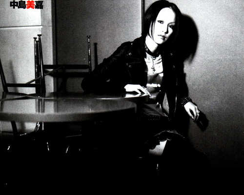 Mika-Nakashima-34044