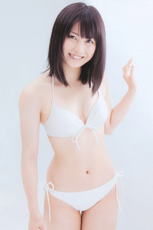 Yui Yokoyama 01