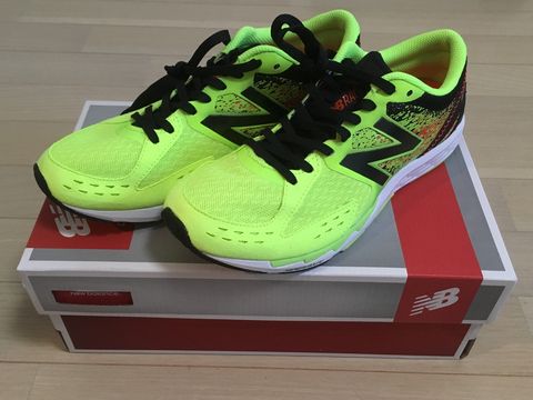 new balance hanzo v2 r