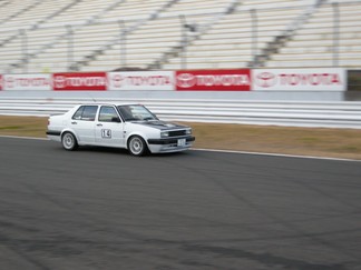 ホームストレートを行くJETTA2