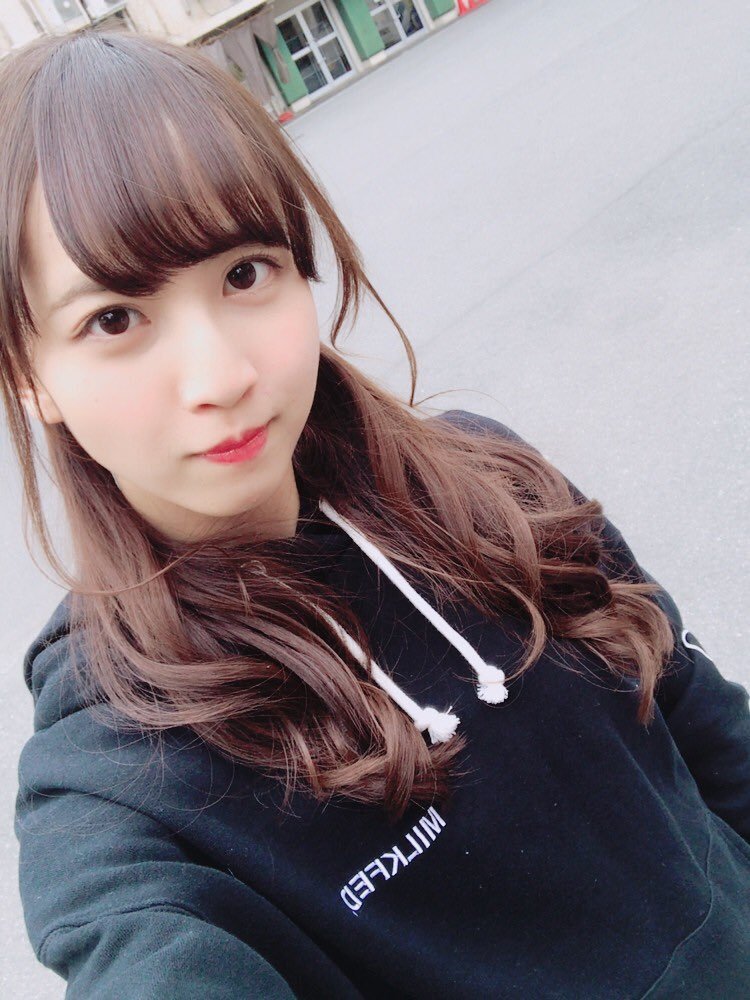 29+ 佐藤楓 Background
