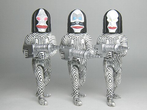 【三人組】