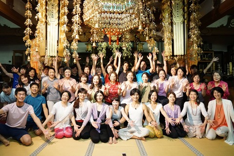 お寺でYoga19