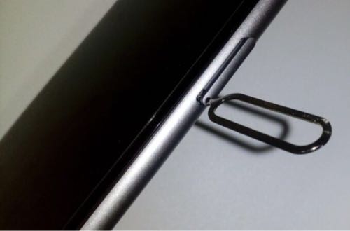 iPhone6SIM入れ替え写真2