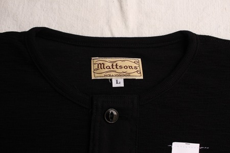 SLAB KNIT HENLEY NECK TEE