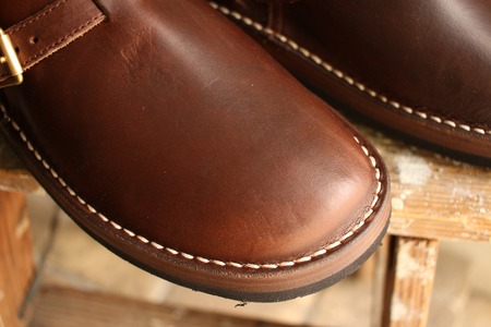 HEEL HOLD SLIP ON
