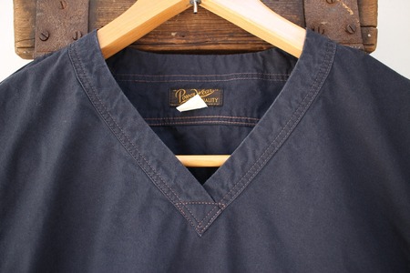 V NECKED PULLOVER SHORT SLEEVE SHIRT