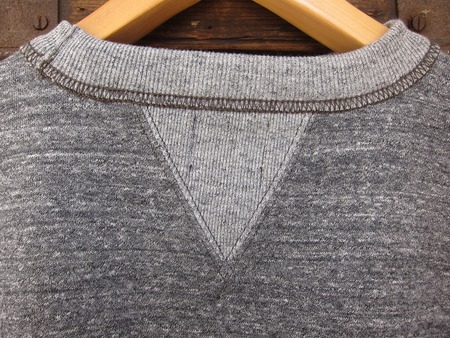 SET-IN SLEEVE SWEAT SHIRT