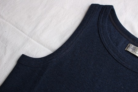 SLEEVELESS SHIRT