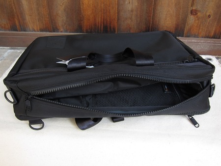 ACTIVATE BRIEFBAG