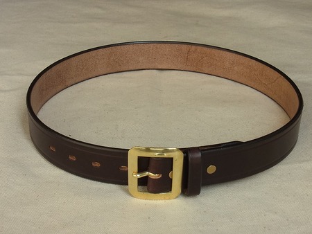 U.K. Saddle Leather Single Pin Belt