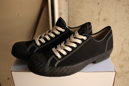 WW2 LOW CUT SNEAKER