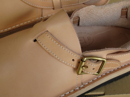 HEEL HOLD SLIP ON
