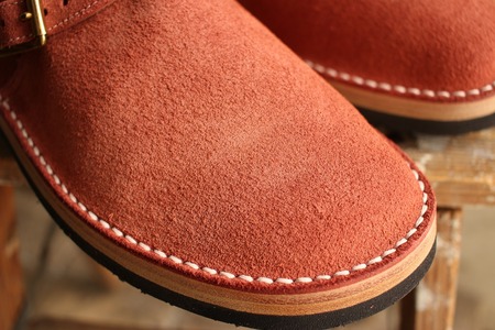 HEEL HOLD SLIP ON