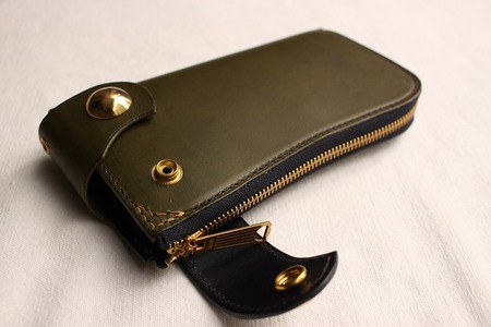 TRI-ZIP POCKETBOOK & CHAIN (12)