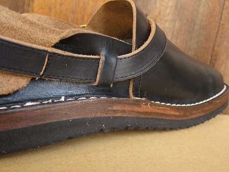 HEEL HOLD SLIP ON