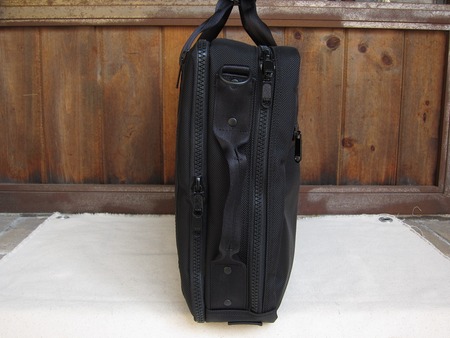 ACTIVATE BRIEFBAG