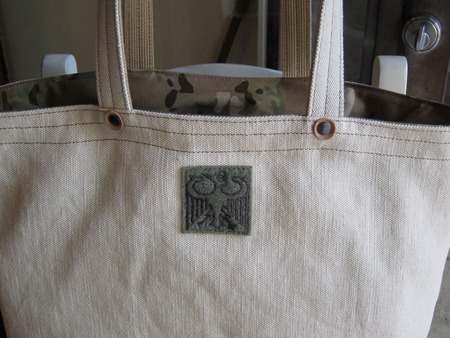 FIELD BARREL TOTE LINEN