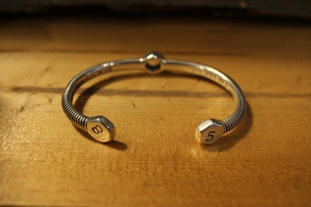 BOLT'N'NUT SCREW BANGLE