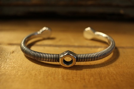 BOLT'N'NUT SCREW BANGLE