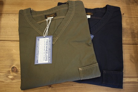 V NECKED PULLOVER SHORT SLEEVE SHIRT