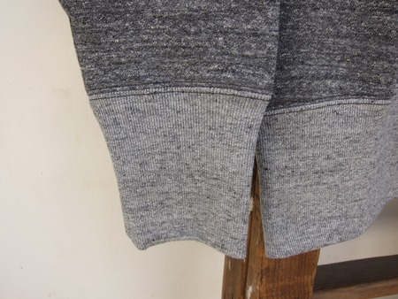 SET-IN SLEEVE SWEAT SHIRT