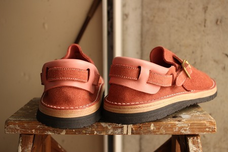 HEEL HOLD SLIP ON