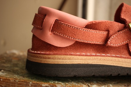 HEEL HOLD SLIP ON