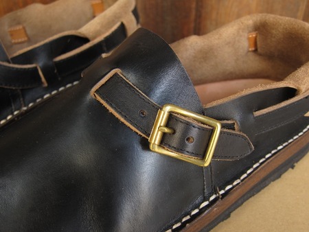 HEEL HOLD SLIP ON