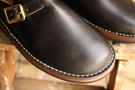 HEEL HOLD SLIP ON