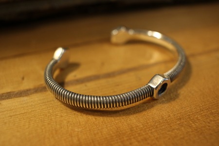 BOLT'N'NUT SCREW BANGLE