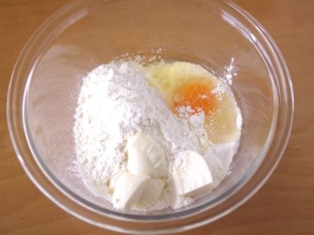 ホットケーキミックスで作るコーンマヨバターのおかずパン01