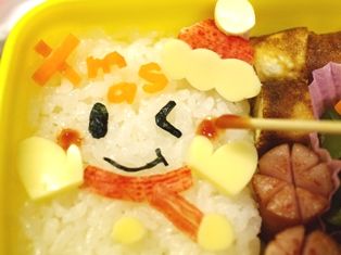 詰めるだけご飯でクリスマスゆきだるまのキャラ弁当05