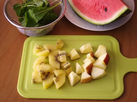 マイボトルブレンダーでつくる野菜と果物たっぷりのふんわりジュース11