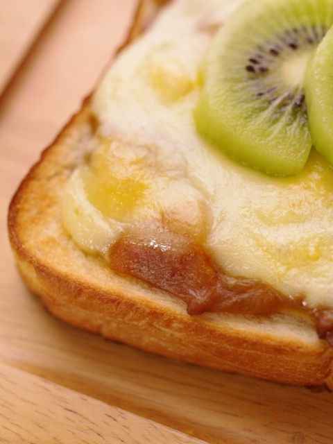 簡単チーズのカレートースト01