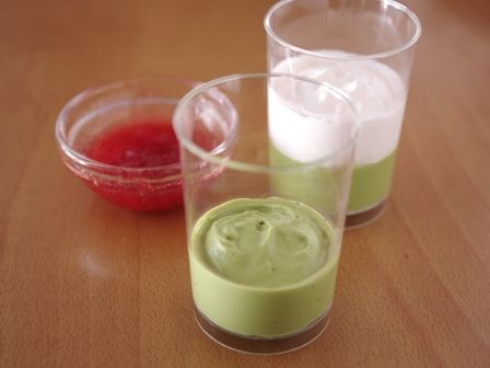 抹茶のチーズクリームはちみつイチゴソース添え03
