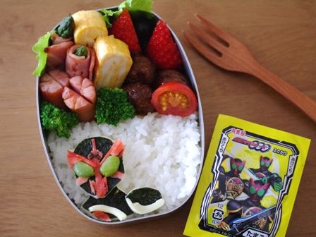 仮面ライダーオーズのふりかけ弁当