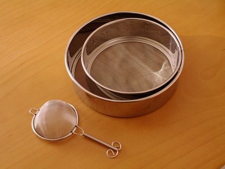 粉をふるう道具