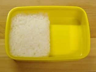 詰めるだけご飯でクリスマスゆきだるまのキャラ弁当01