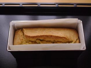 スモークサーモンと茶豆のケークサレ06