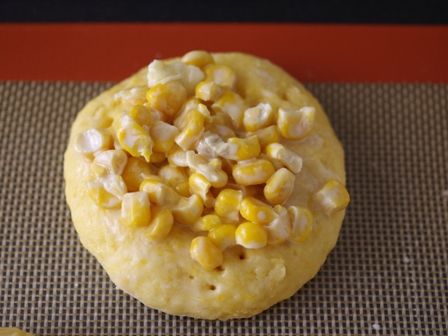 ホットケーキミックスで作るコーンマヨバターのおかずパン06
