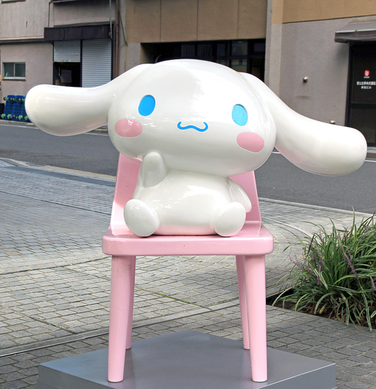 Taito_Tokyo_Cinnamon_Statue_1
