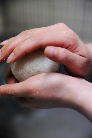 ワイ経営者、塩おにぎり屋さ