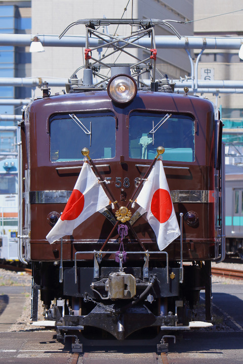 ES7D7244