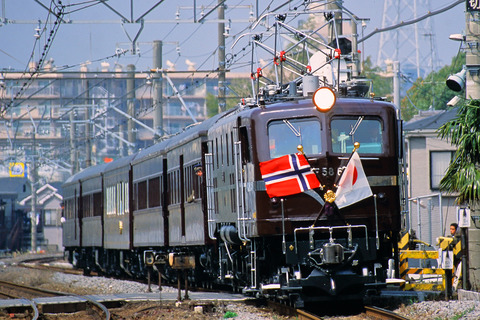 ES7D7258