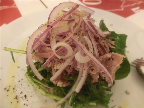 「キアンティの豚のツナと虎豆と色々リーフのサラダ」