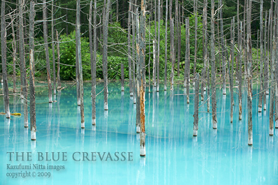 THE BLUE CREVASSE 04