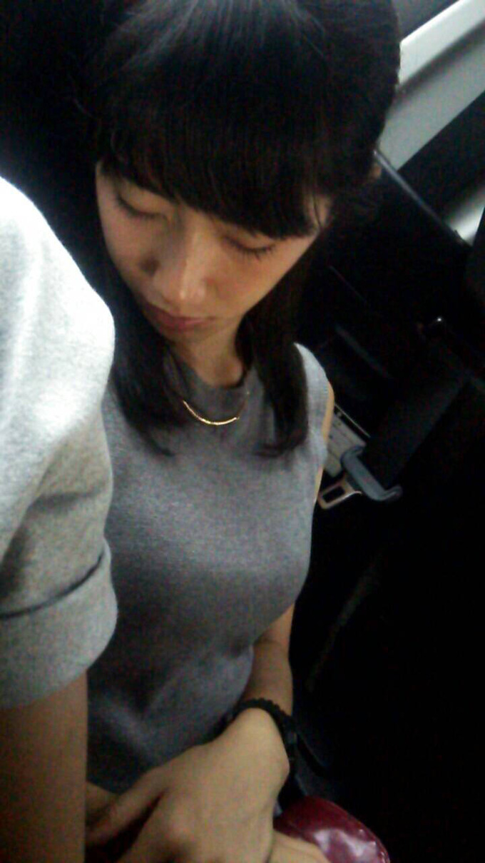 【悲報】美人黒髪女子大生、男だらけの旅行に1人で同行してしまう